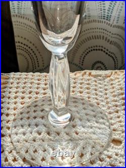 Set Of 2 Baccarat Onde French Crystal Champagne Flutes Size 2.2 x 9 Set Of 2 Baccarat Onde French Crystal Champagne Flutes Size 2.2 x 9