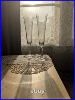Set Of 2 Baccarat Onde French Crystal Champagne Flutes Size 2.2 x 9 Set Of 2 Baccarat Onde French Crystal Champagne Flutes Size 2.2 x 9