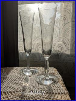 Set Of 2 Baccarat Onde French Crystal Champagne Flutes Size 2.2 x 9 Set Of 2 Baccarat Onde French Crystal Champagne Flutes Size 2.2 x 9