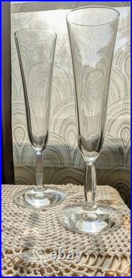 Set Of 2 Baccarat Onde French Crystal Champagne Flutes Size 2.2 x 9 Set Of 2 Baccarat Onde French Crystal Champagne Flutes Size 2.2 x 9