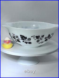 Vintage Pyrex Turquoise Gooseberry JAJ Cinderella Mixing Bowl, USA Pink Black443